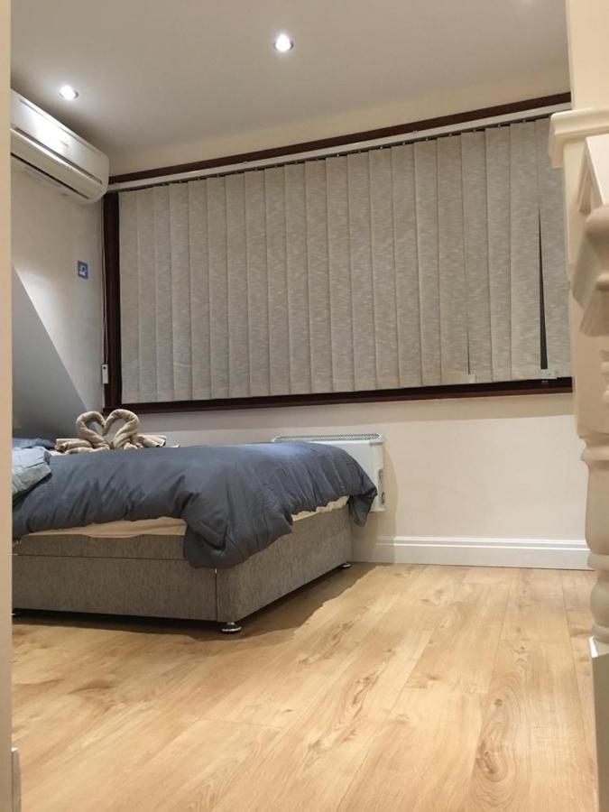 לונדון Studio Flat In The Heart Of Golders Green מראה חיצוני תמונה