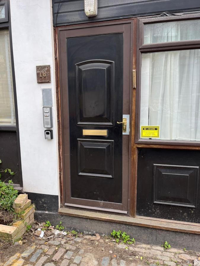 לונדון Studio Flat In The Heart Of Golders Green מראה חיצוני תמונה